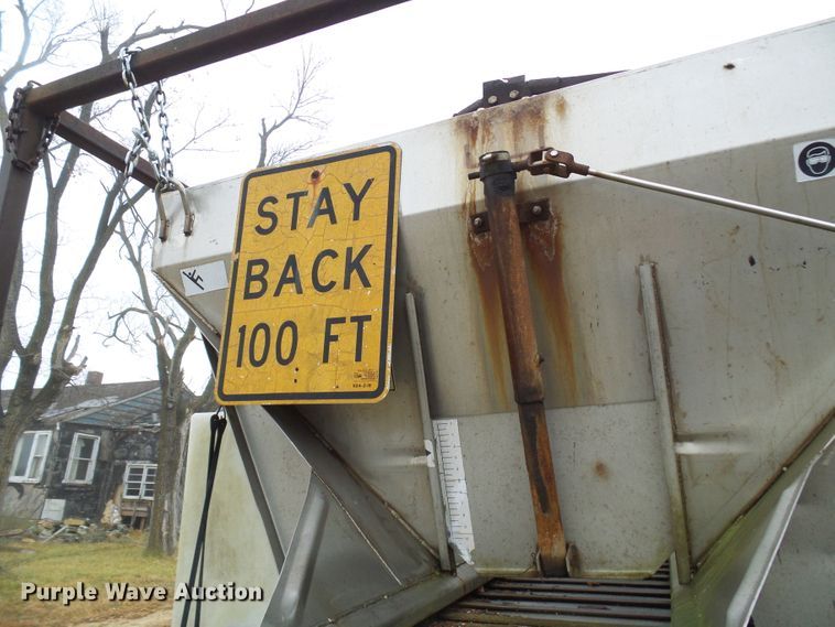 image for item DG5527 Monroe MV1207850MO stainless steel spreader