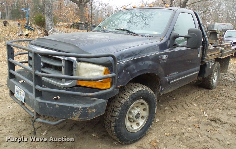 image for item DG5531 2000 Ford F350 Super Duty XLT bale bed pickup truck