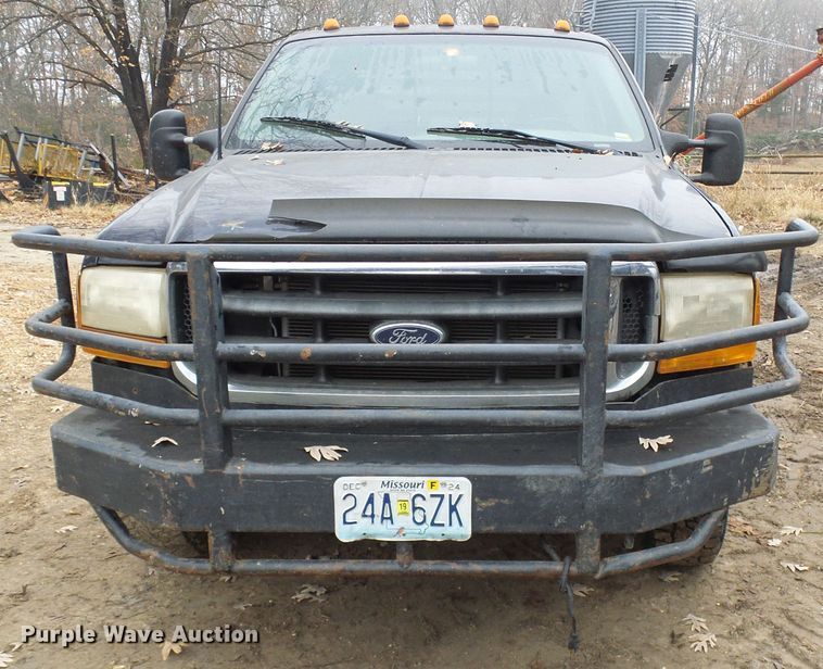 image for item DG5531 2000 Ford F350 Super Duty XLT bale bed pickup truck