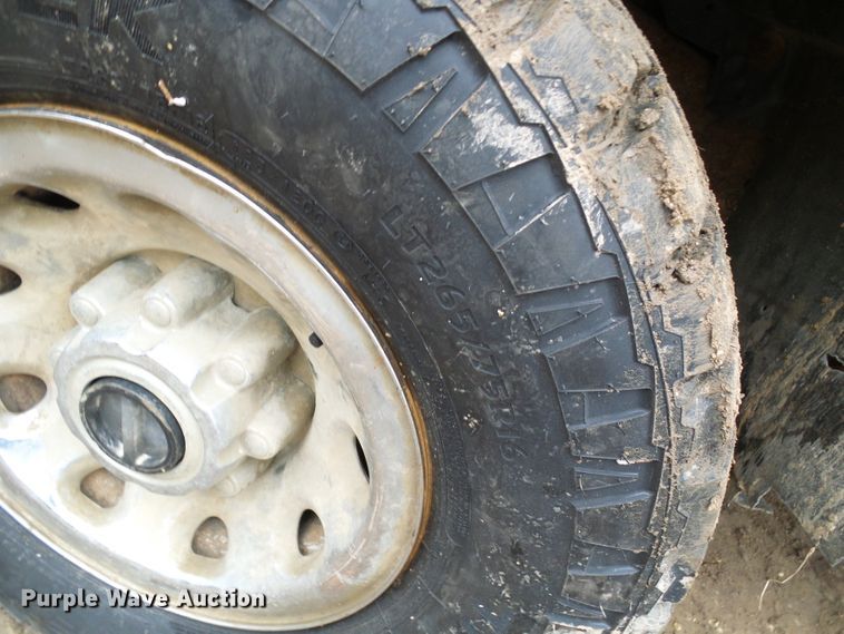 image for item DG5531 2000 Ford F350 Super Duty XLT bale bed pickup truck