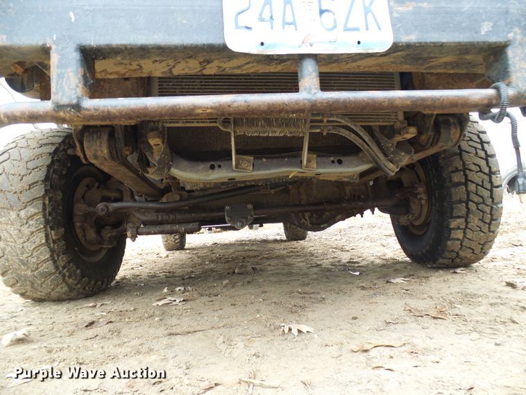 image for item DG5531 2000 Ford F350 Super Duty XLT bale bed pickup truck