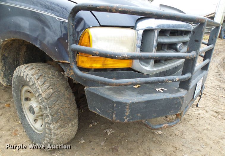 image for item DG5531 2000 Ford F350 Super Duty XLT bale bed pickup truck