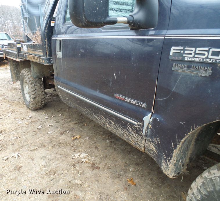 image for item DG5531 2000 Ford F350 Super Duty XLT bale bed pickup truck