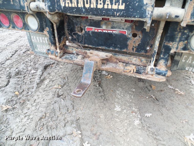 image for item DG5531 2000 Ford F350 Super Duty XLT bale bed pickup truck