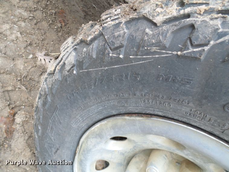 image for item DG5531 2000 Ford F350 Super Duty XLT bale bed pickup truck