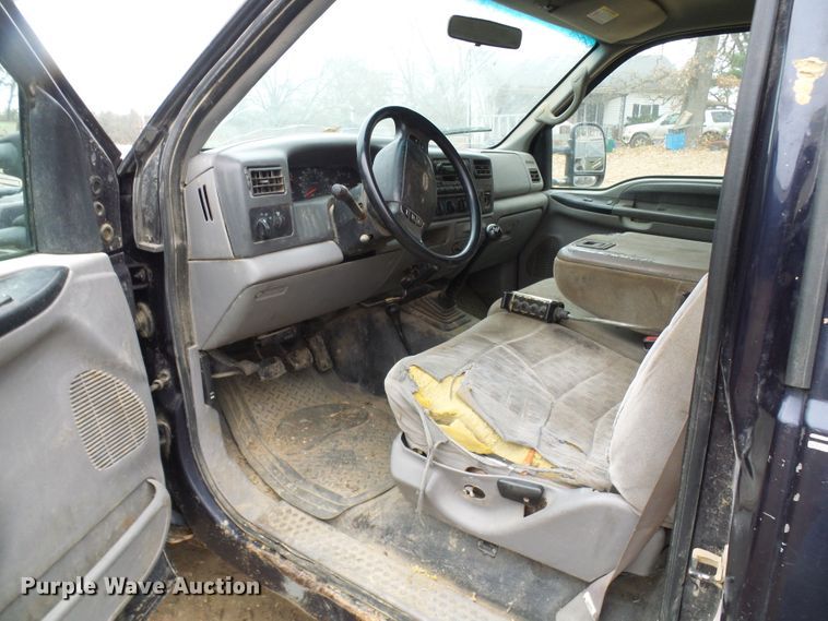 image for item DG5531 2000 Ford F350 Super Duty XLT bale bed pickup truck