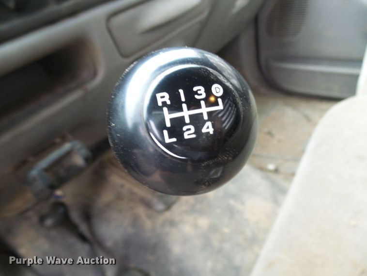 image for item DG5531 2000 Ford F350 Super Duty XLT bale bed pickup truck