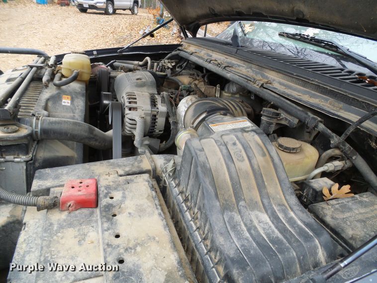 image for item DG5531 2000 Ford F350 Super Duty XLT bale bed pickup truck