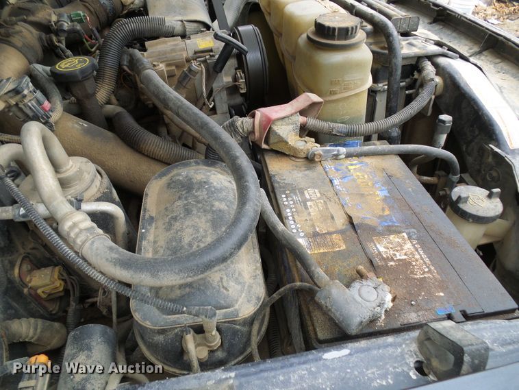 image for item DG5531 2000 Ford F350 Super Duty XLT bale bed pickup truck