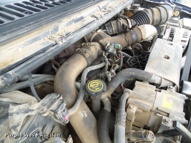 image for item DG5531 2000 Ford F350 Super Duty XLT bale bed pickup truck