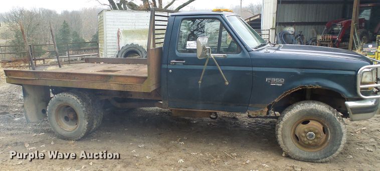 image for item DG5532 1995 Ford F350 XLT flatbed pickup truck