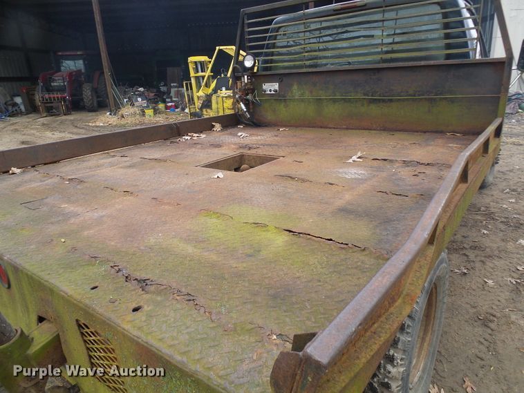 image for item DG5532 1995 Ford F350 XLT flatbed pickup truck