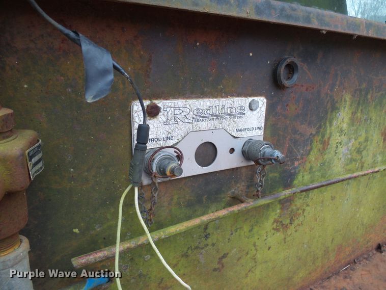 image for item DG5532 1995 Ford F350 XLT flatbed pickup truck