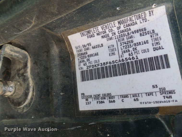 image for item DG5532 1995 Ford F350 XLT flatbed pickup truck