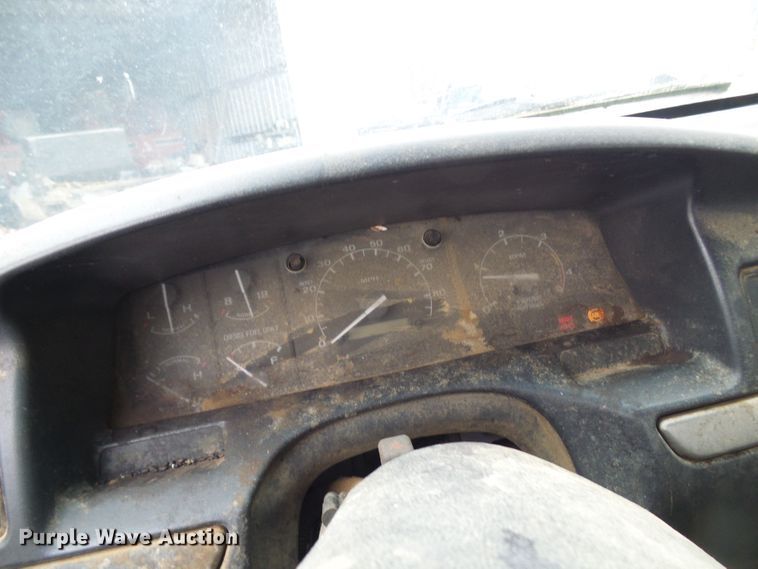 image for item DG5532 1995 Ford F350 XLT flatbed pickup truck