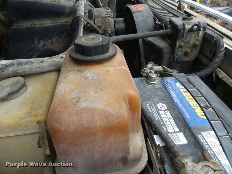 image for item DG5532 1995 Ford F350 XLT flatbed pickup truck