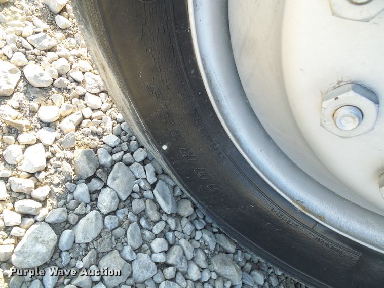 image for item DG5563 2001 Freightliner FL50 box truck