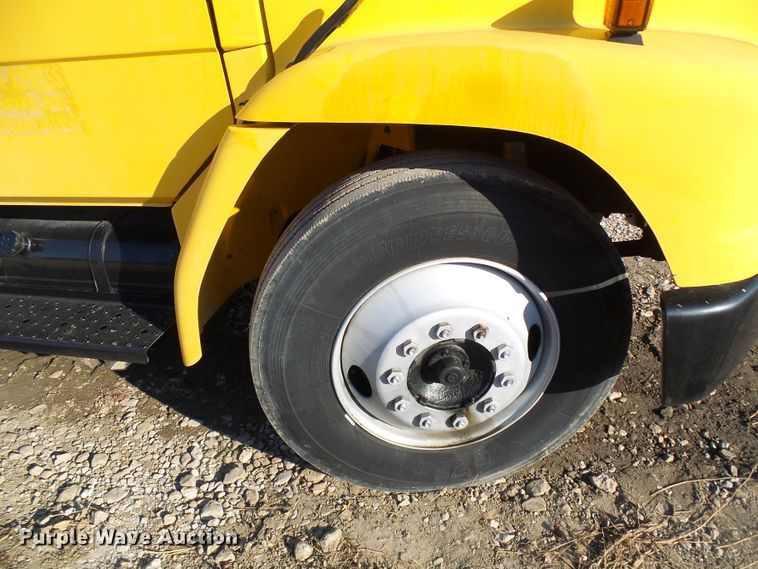 image for item DG5563 2001 Freightliner FL50 box truck