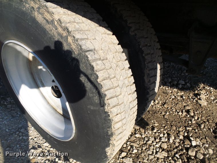 image for item DG5563 2001 Freightliner FL50 box truck