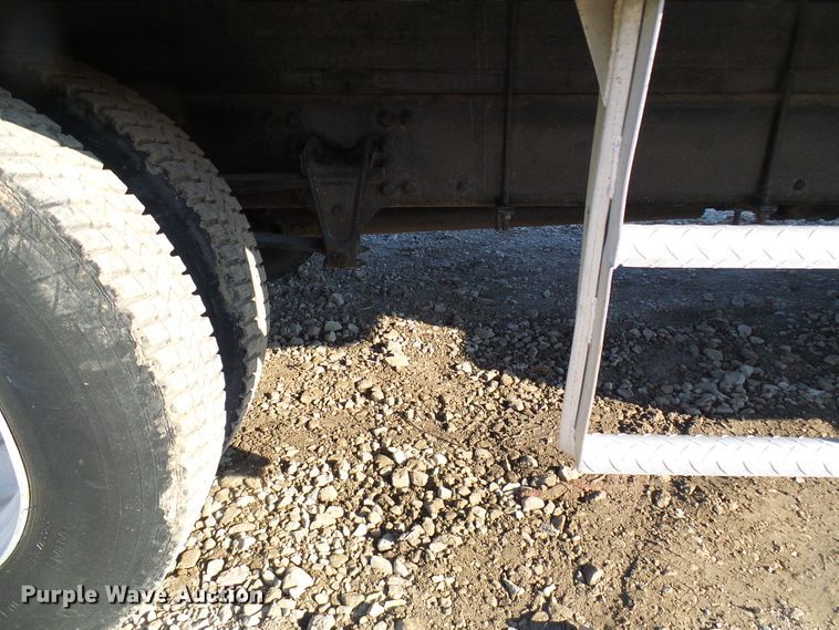 image for item DG5563 2001 Freightliner FL50 box truck