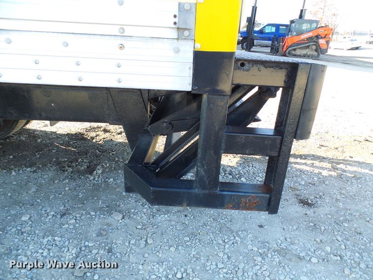 image for item DG5563 2001 Freightliner FL50 box truck