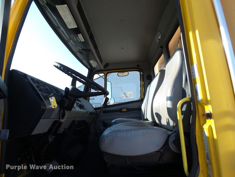 image for item DG5563 2001 Freightliner FL50 box truck