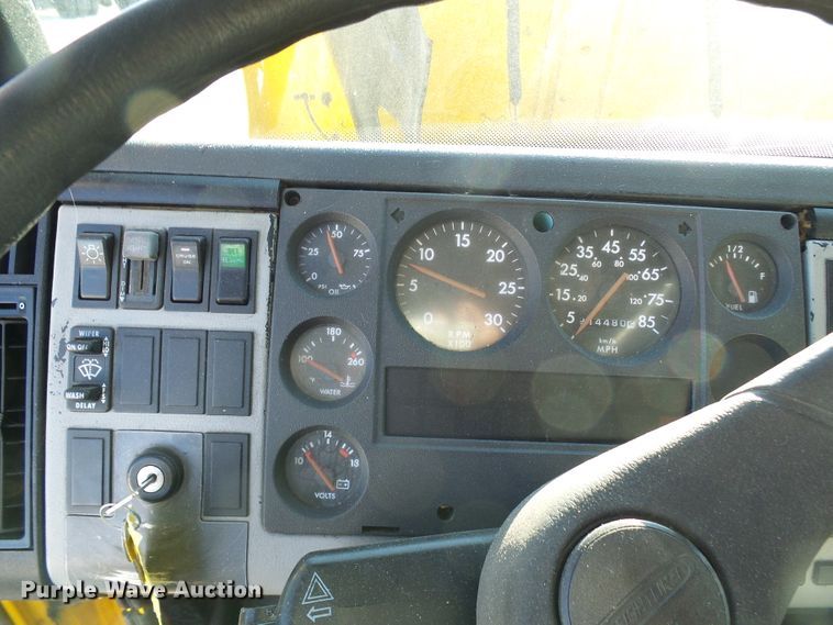 image for item DG5563 2001 Freightliner FL50 box truck