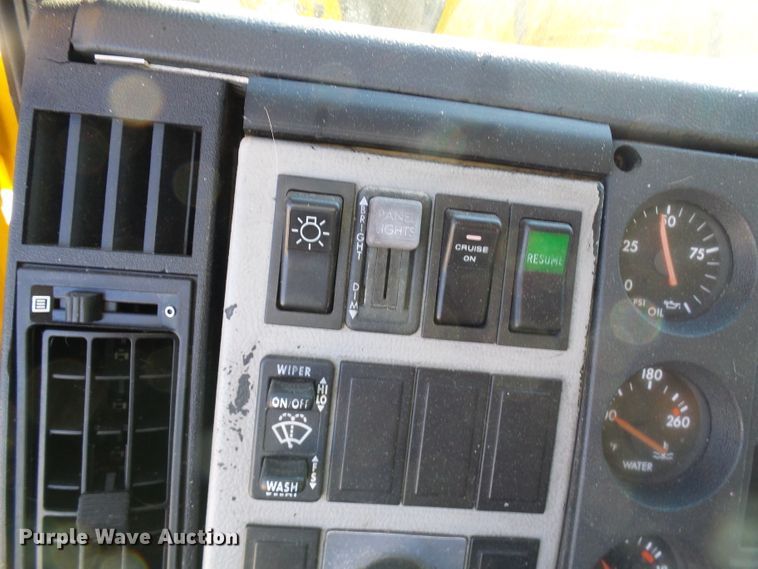 image for item DG5563 2001 Freightliner FL50 box truck