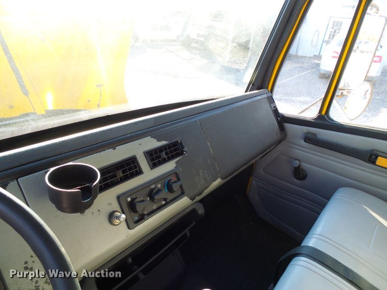 image for item DG5563 2001 Freightliner FL50 box truck