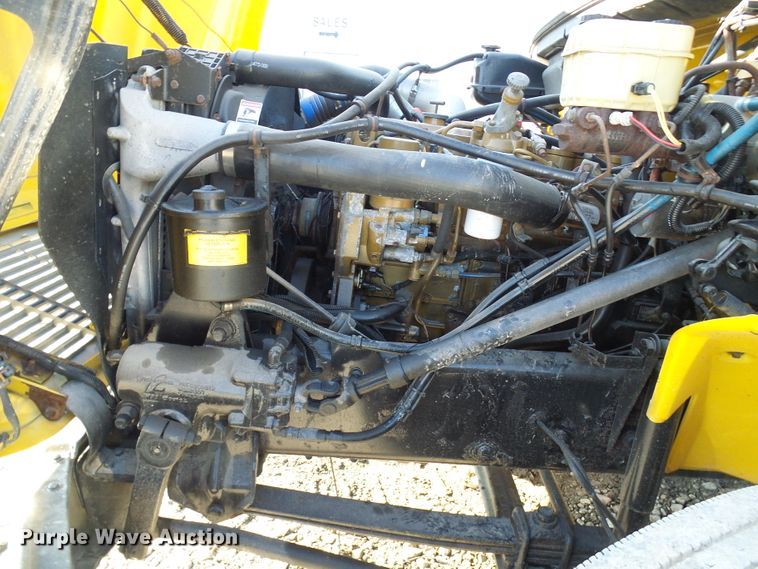 image for item DG5563 2001 Freightliner FL50 box truck