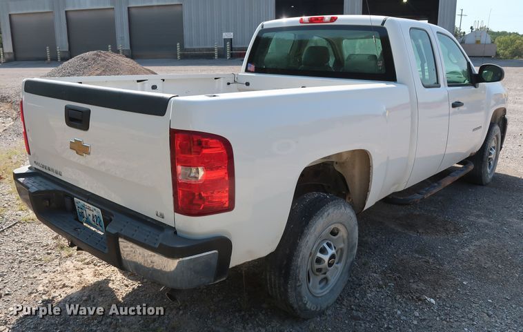 image for item DG7038 2013 Chevrolet Silverado 2500HD Ext. Cab pickup truck