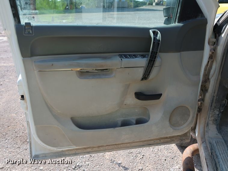 image for item DG7038 2013 Chevrolet Silverado 2500HD Ext. Cab pickup truck