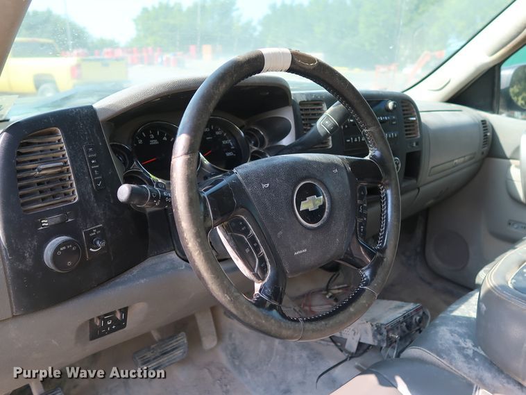 image for item DG7038 2013 Chevrolet Silverado 2500HD Ext. Cab pickup truck