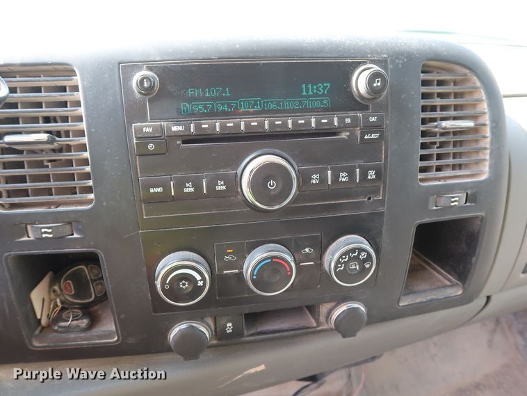 image for item DG7038 2013 Chevrolet Silverado 2500HD Ext. Cab pickup truck