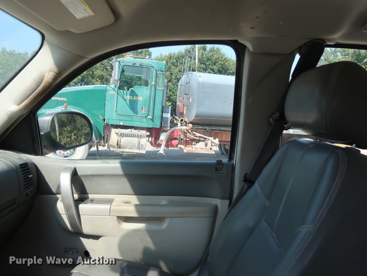 image for item DG7038 2013 Chevrolet Silverado 2500HD Ext. Cab pickup truck