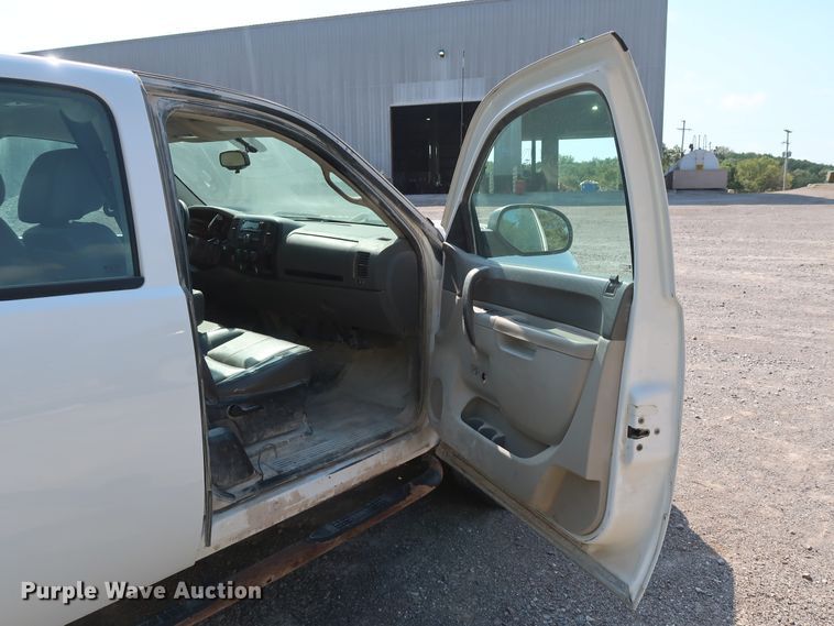 image for item DG7038 2013 Chevrolet Silverado 2500HD Ext. Cab pickup truck