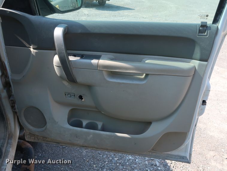 image for item DG7038 2013 Chevrolet Silverado 2500HD Ext. Cab pickup truck