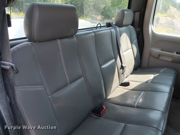 image for item DG7038 2013 Chevrolet Silverado 2500HD Ext. Cab pickup truck