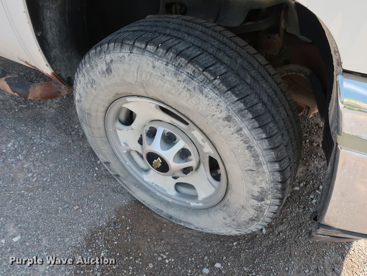 image for item DG7038 2013 Chevrolet Silverado 2500HD Ext. Cab pickup truck