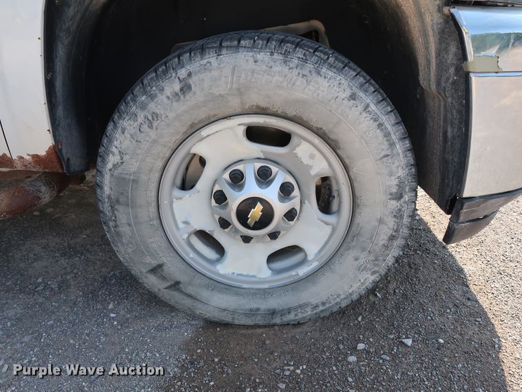 image for item DG7038 2013 Chevrolet Silverado 2500HD Ext. Cab pickup truck