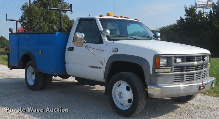 image for item DH1583 2000 Chevrolet C3500HD utility bed pickup truck