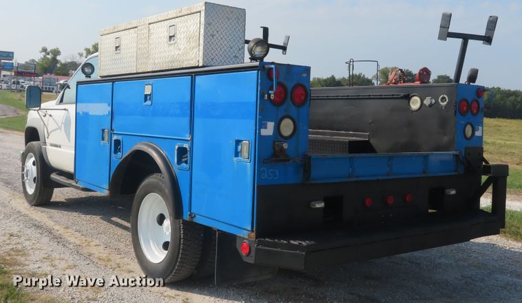 image for item DH1583 2000 Chevrolet C3500HD utility bed pickup truck