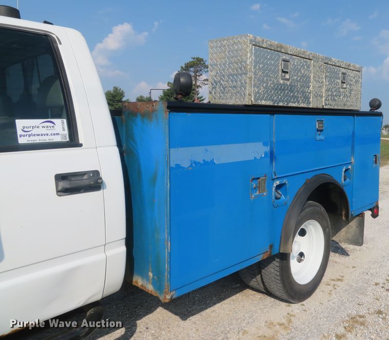 image for item DH1583 2000 Chevrolet C3500HD utility bed pickup truck