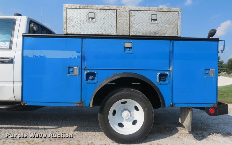 image for item DH1583 2000 Chevrolet C3500HD utility bed pickup truck