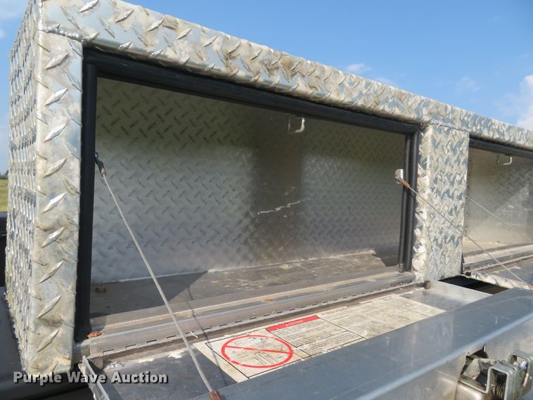 image for item DH1583 2000 Chevrolet C3500HD utility bed pickup truck