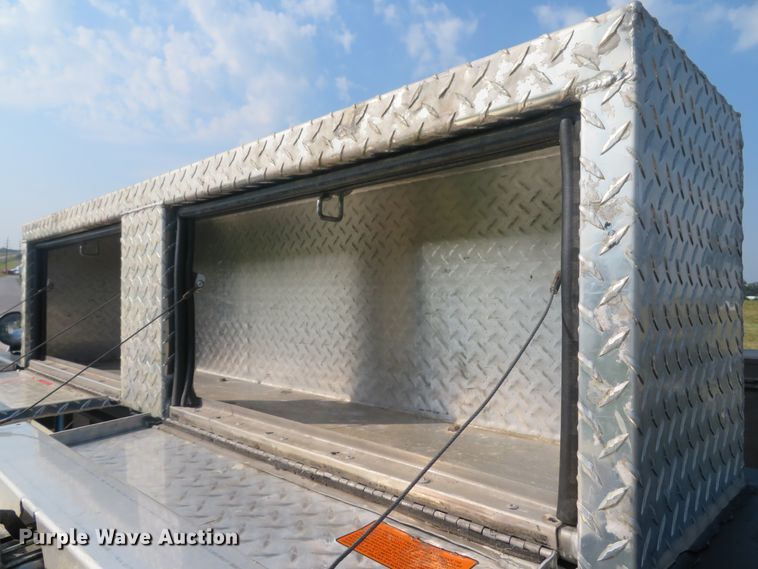 image for item DH1583 2000 Chevrolet C3500HD utility bed pickup truck