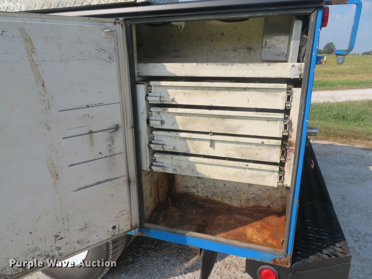 image for item DH1583 2000 Chevrolet C3500HD utility bed pickup truck