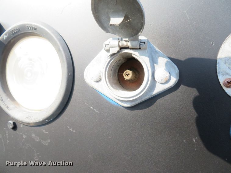 image for item DH1583 2000 Chevrolet C3500HD utility bed pickup truck