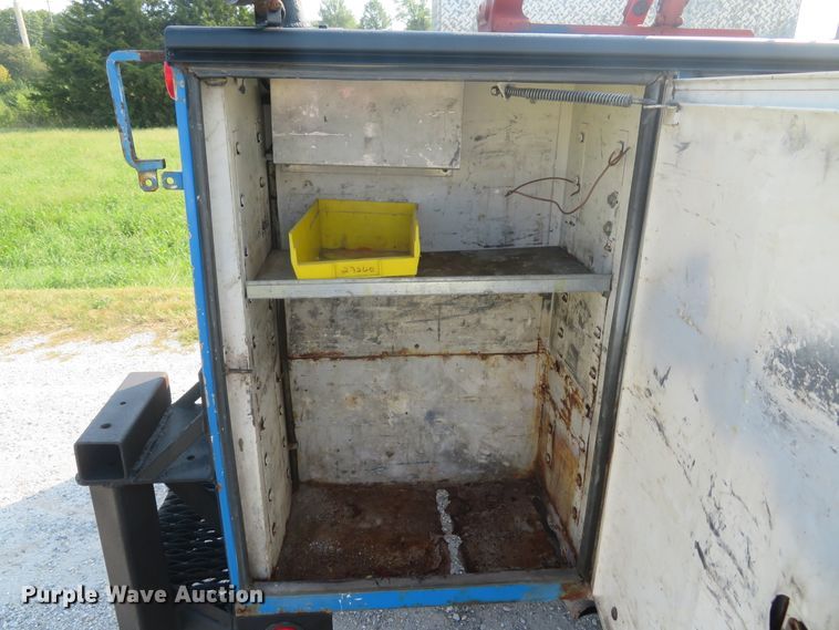 image for item DH1583 2000 Chevrolet C3500HD utility bed pickup truck