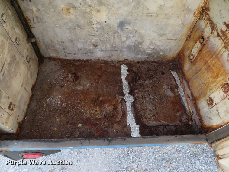 image for item DH1583 2000 Chevrolet C3500HD utility bed pickup truck